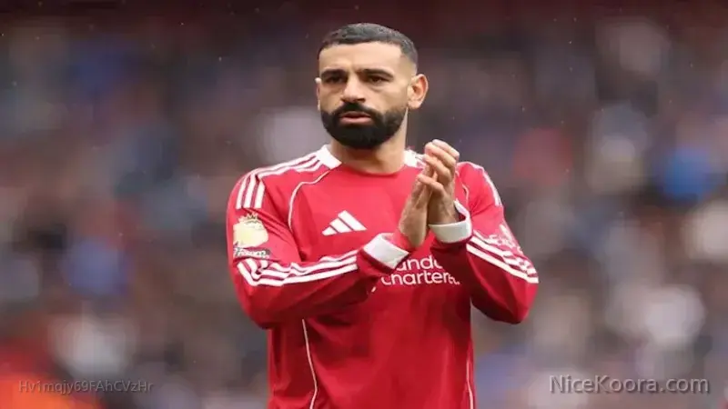 محمد صلاح يشارك صورة مع ثلاثي ليفربول قبل رحيله