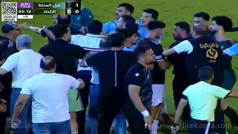 11 لقطة توثق مواجهات مثيرة بين لاعبي الاتحاد السكندري وغزل المحلة