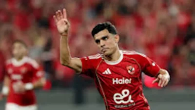 سيد عبدالحفيظ يحسم قرار تجديد عقد أشرف بن شرقي مع الأهلي