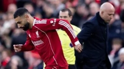 رسالة محمد صلاح تثير أجواء ليفربول في مواجهة آرني سلوت