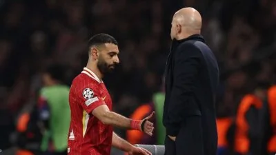 محمد صلاح قد يعيد النظر في الرحيل عن ليفربول