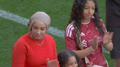 محمد صلاح يختتم مسيرته مع الريدز وسط حضور عائلي ورسمي في مراسم الوداع