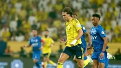 سيماكان يتقدم للنصر بهدف أمام الهلال في قمة الدوري السعودي..