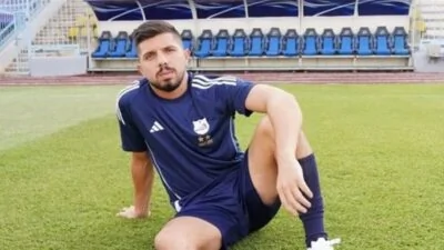مهاجم الأهلي يتمسك بموقفه ويرفض التبادل خلال الانتقالات