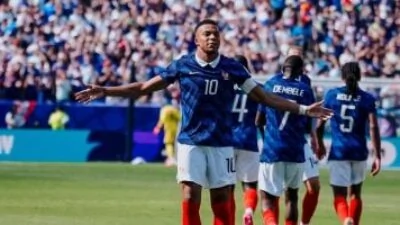 كوندى لاعب فرنسا.. ركبنا الدراجات بين شوطي مباراة العراق