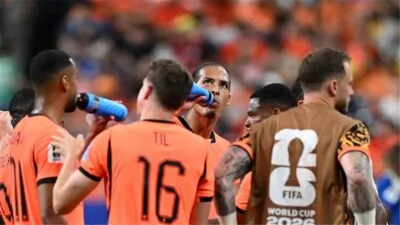 فاجعة تضرب نجم هولندا قبل اللقاء المرتقب أمام المغرب في كأس العالم