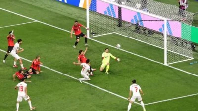 الدقيقة 93.. هل حرم حكم الفيديو المساعد منتخب إيران من حقه أمام مصر؟ رياضة