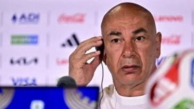 حسام حسن يضع اللمسات النهائية لمواجهة أستراليا في دور الـ 32 بكأس العالم ..
