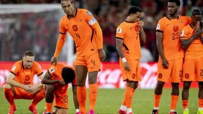 فان دايك يواجه موجة انتقادات حادة بسبب ما بدر منه خلال مباراة هولندا والمغرب