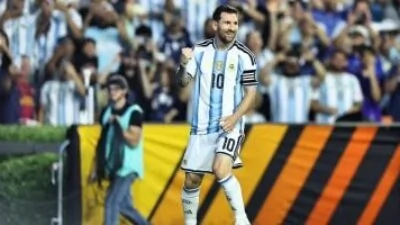 هل يبتعد ميسي عن مواجهة الأرجنتين ومصر في دور الـ16 بكأس العالم؟