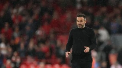 دي زيربي يثير الجدل قبل مواجهة مانشستر يونايتد.. قرار مفاجئ؟